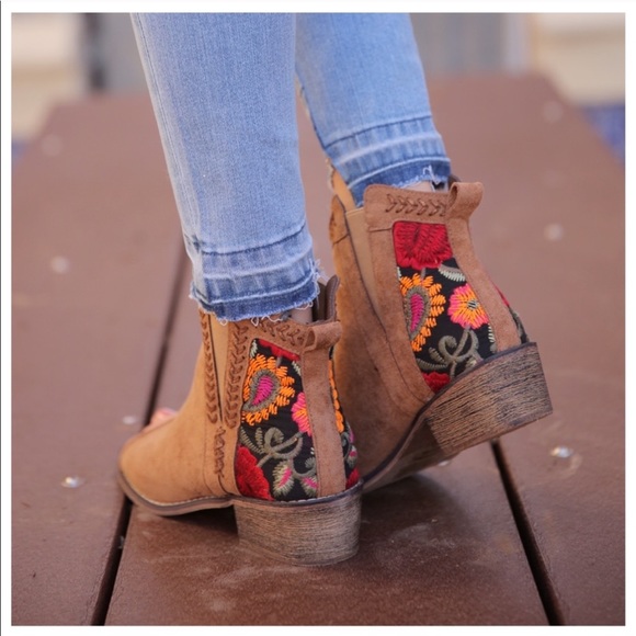 Camel Embroidered Open Toe Bootie - Picture 3 of 5